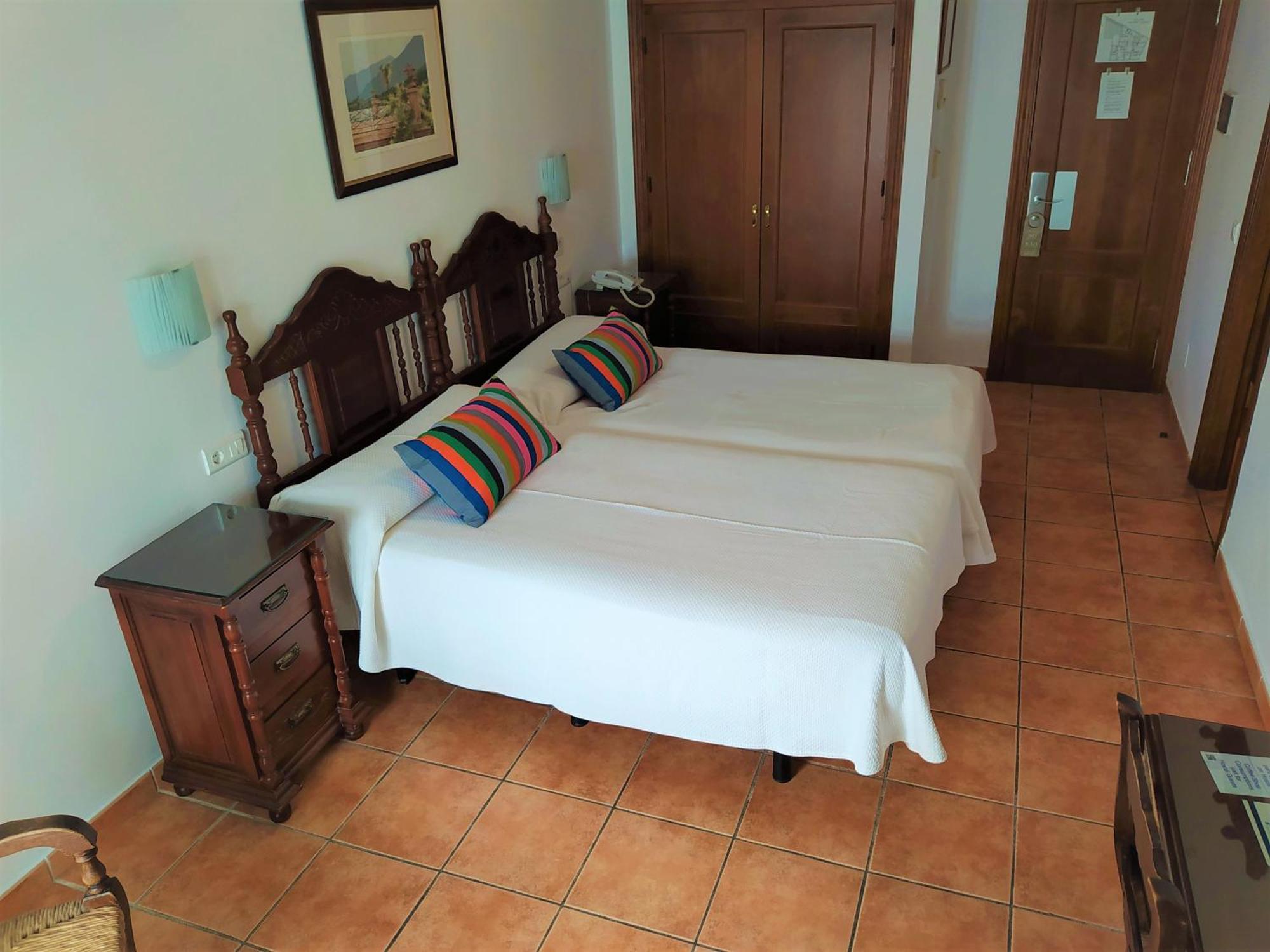 Hostal Marissal By Dorobe Nerja Oda fotoğraf